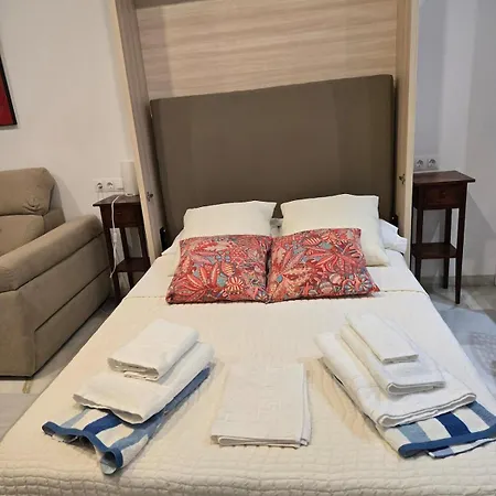 Loft-B Playa, Centro, Estaciones